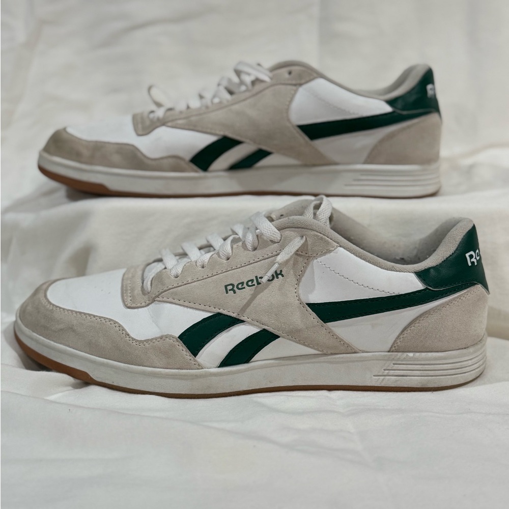 REEBOK Galaxy 7 White With Green Stripe Size 12 Men’s Sneaker R30104M
